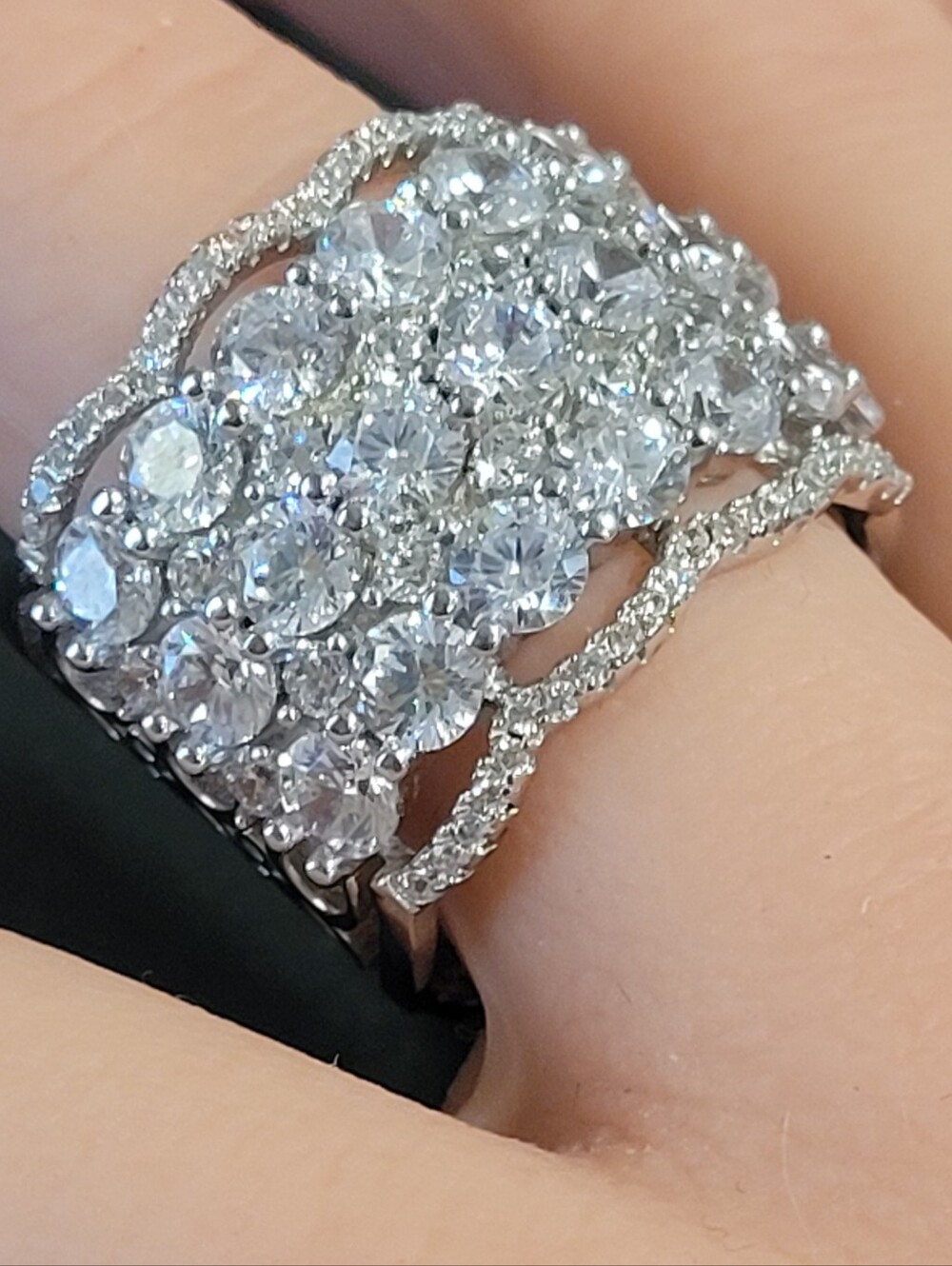 Multi-Row Bella Luce Cubic Zirconia eternity band cocktail ring. Dazzling Size 9
